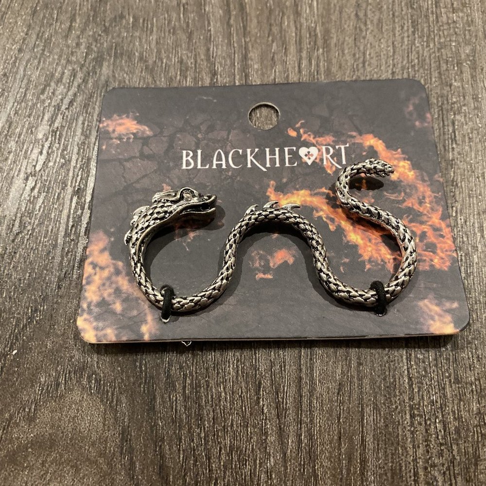 HOT TOPIC BLACKHEART dragon two finger ring